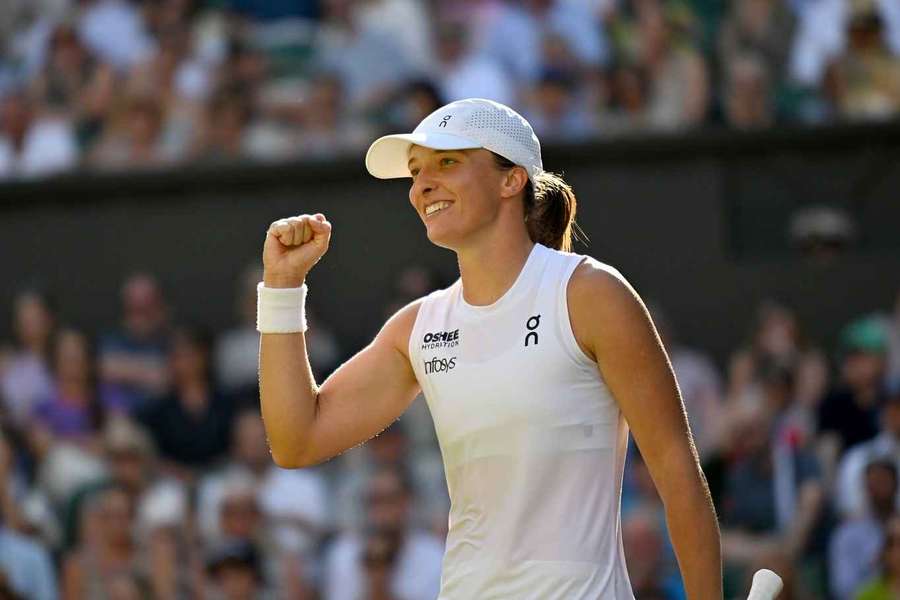 Sabato Iga Swiatek potrebbe diventare la prima donna polacca nella storia a vincere il famoso torneo di Wimbledon.