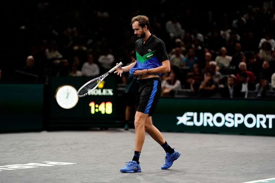 Medvedev não conseguiu superar o duelo com Dimitrov em Paris