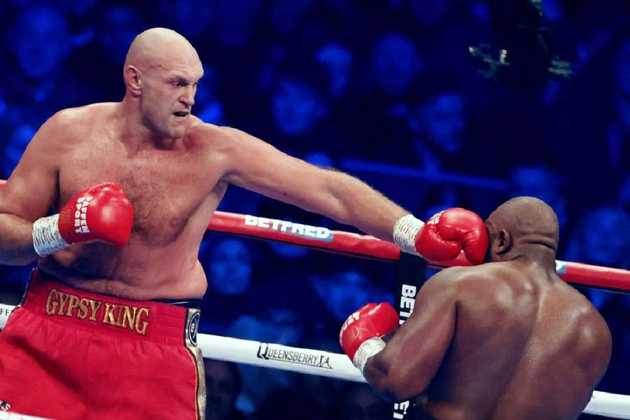 Tyson Fury face à Derek Chisora en décembre 2022