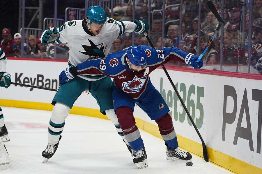 Avalanche wygrali 10. mecz z rzędu w NHL. Trzecie spotkanie z rzędu z czystym kontem