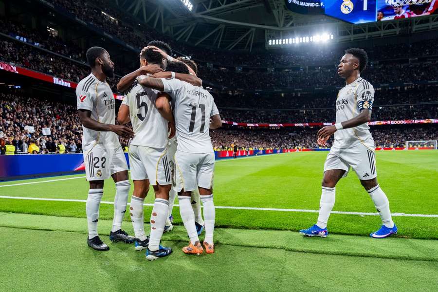 Hráči Realu Madrid pri gólovej oslave. Hráči Realu Madrid pri gólovej oslave.