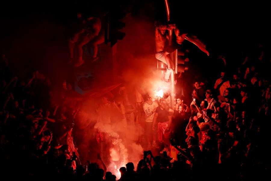 Aficionados de España celebran el título Aficionados de España celebran el título