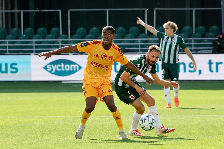 Le Red Star freiné par Rodez, Reims surclassé par Grenoble
