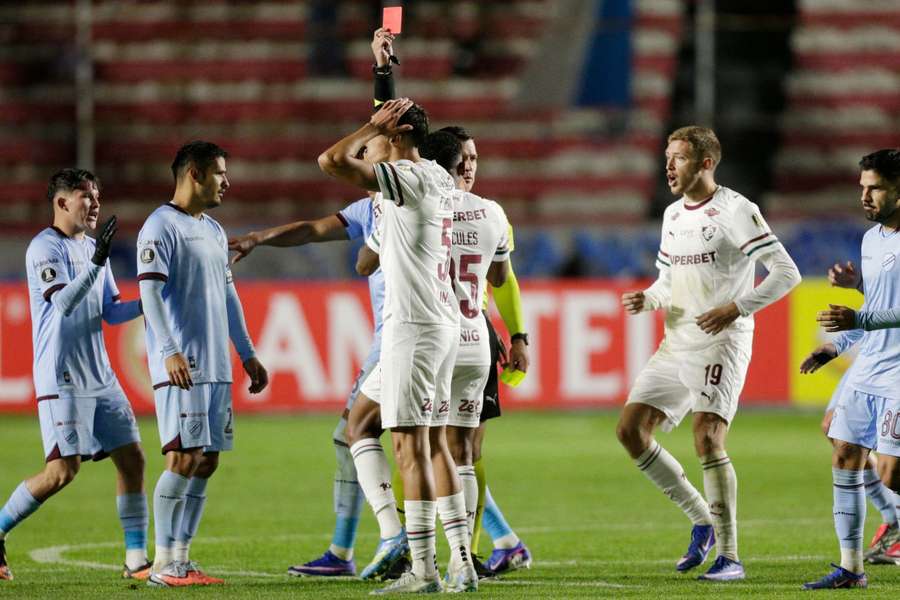 Bernal foi expulso em Bolívar 2x0 Fluminense
