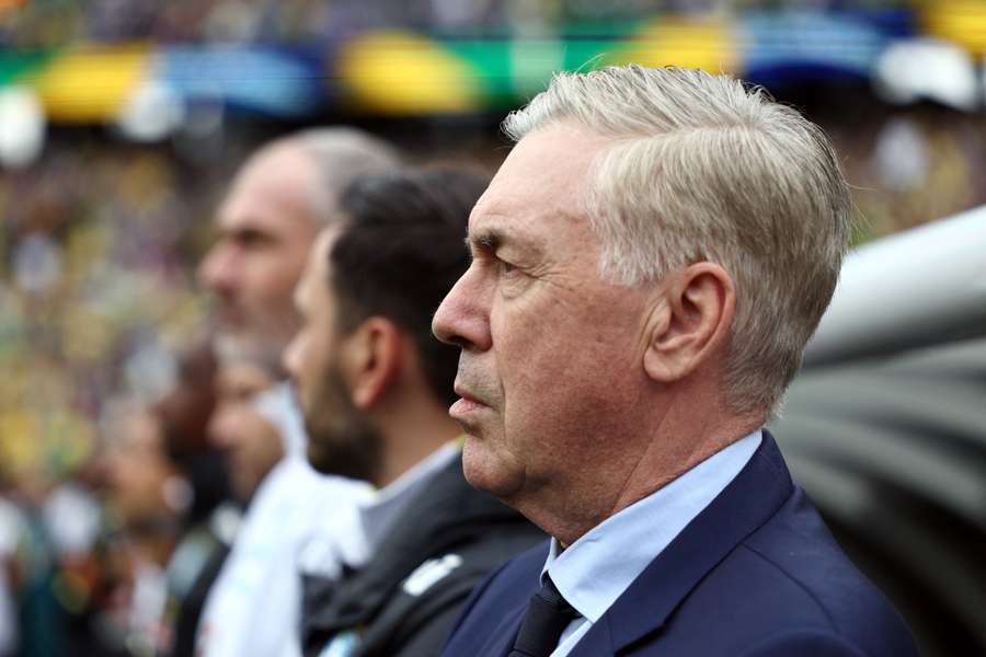 Ancelotti teve que ouvir pedidos de Neymar durante amistoso contra a França