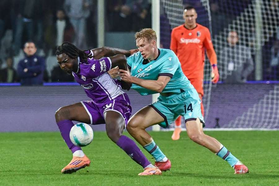 Fiorentina e Bolonha empataram a dois golos Fiorentina e Bolonha empataram a dois golos