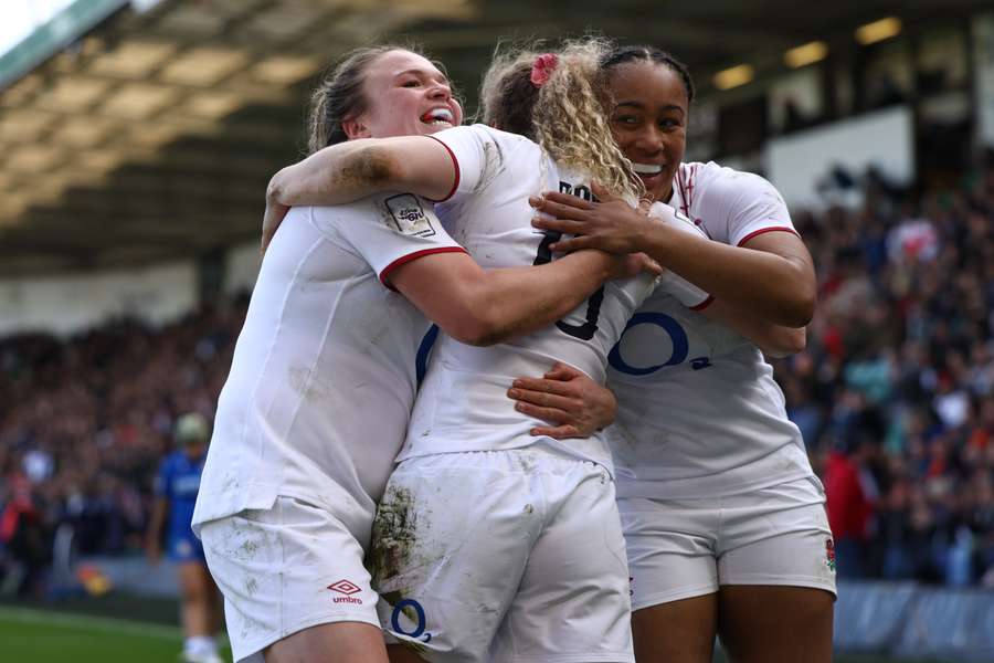 England women celebrate against Italy