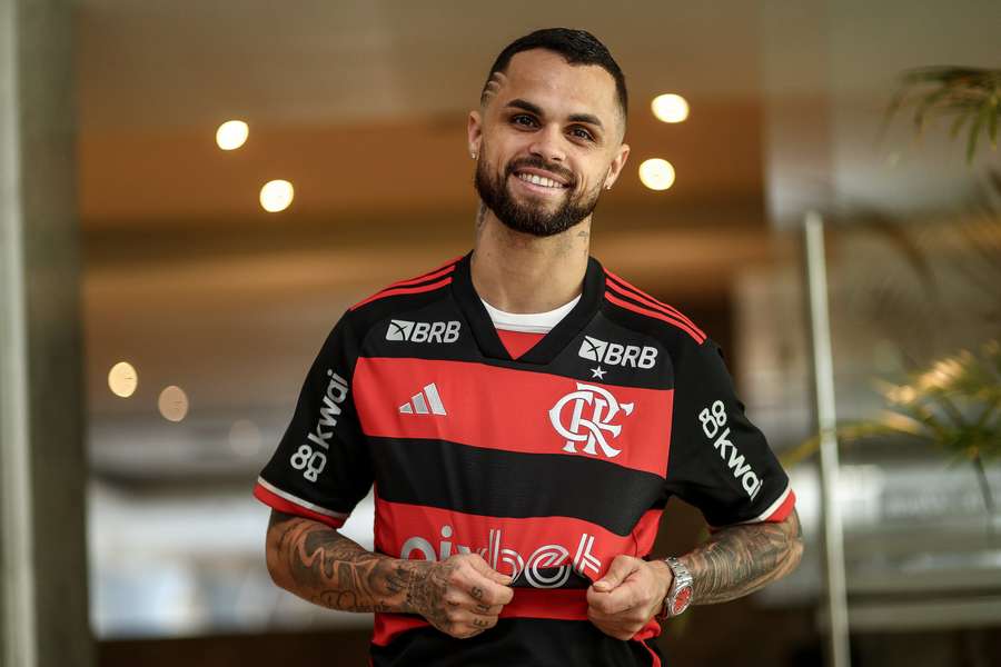 Michael assinou por três temporadas com o Flamengo