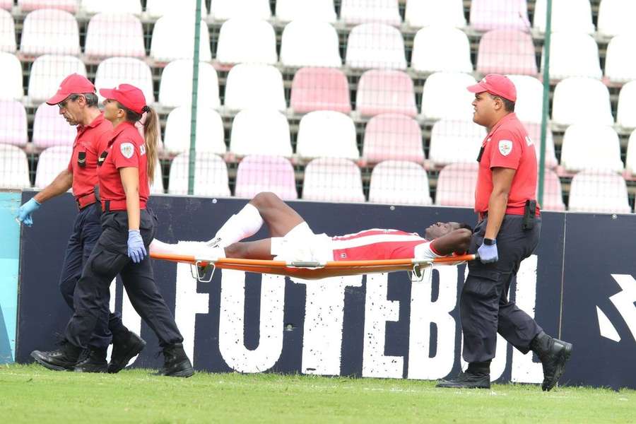 Mozino teve uma estreia azarada ao serviço do Leixões