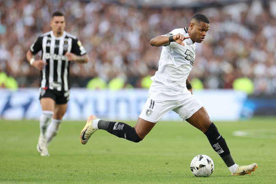 Júnior Santos fez o gol do título no Monumental