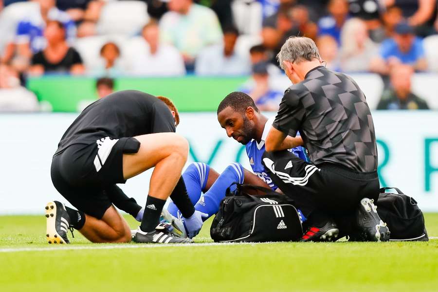 Ricardo Pereira se zranil v zápase proti Seville.