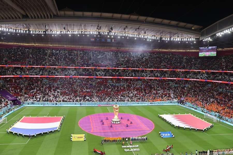 Veel lege plekken in stadion bij beslissend WK-groepsduel Nederland tegen Qatar