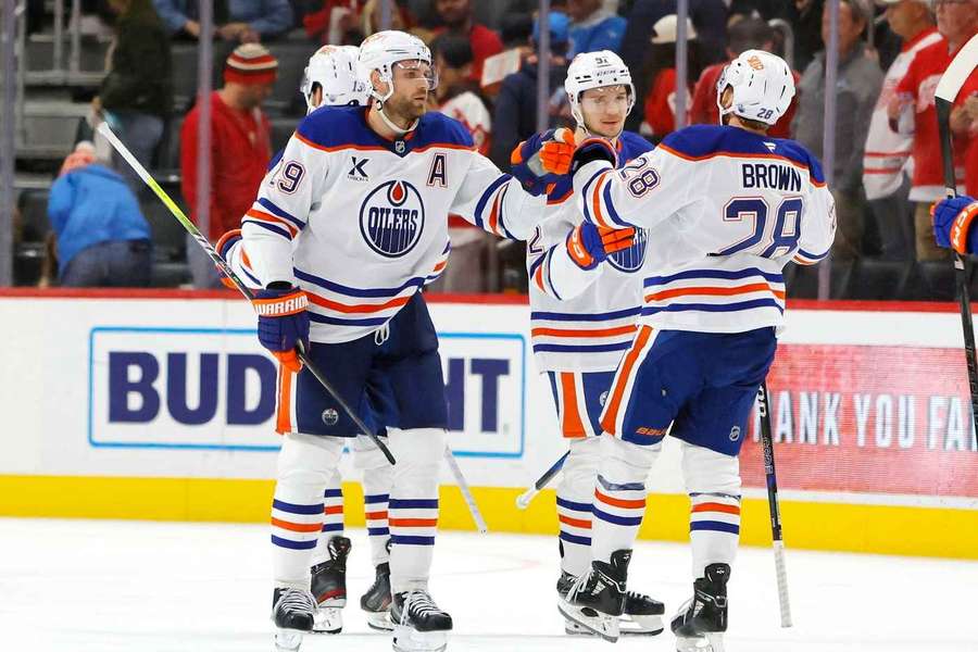 Die Edmonton Oilers gewinnen in der OT.