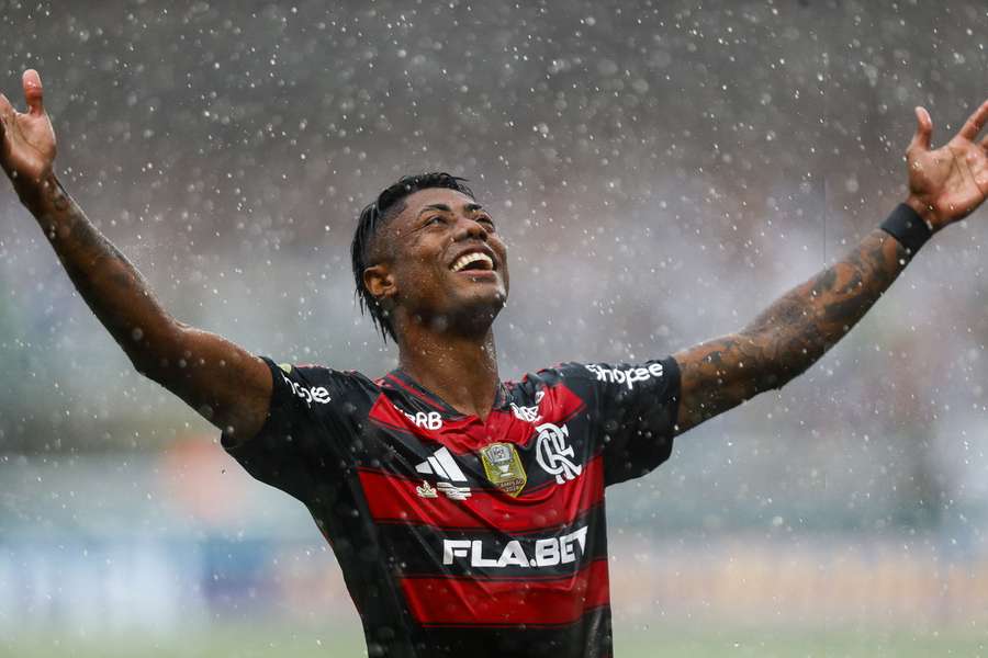 Bruno Henrique fez dois gols na Supercopa entre Botafogo e Flamengo