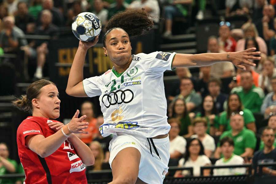 Estelle Nze Minko et Györ au rendez-vous.