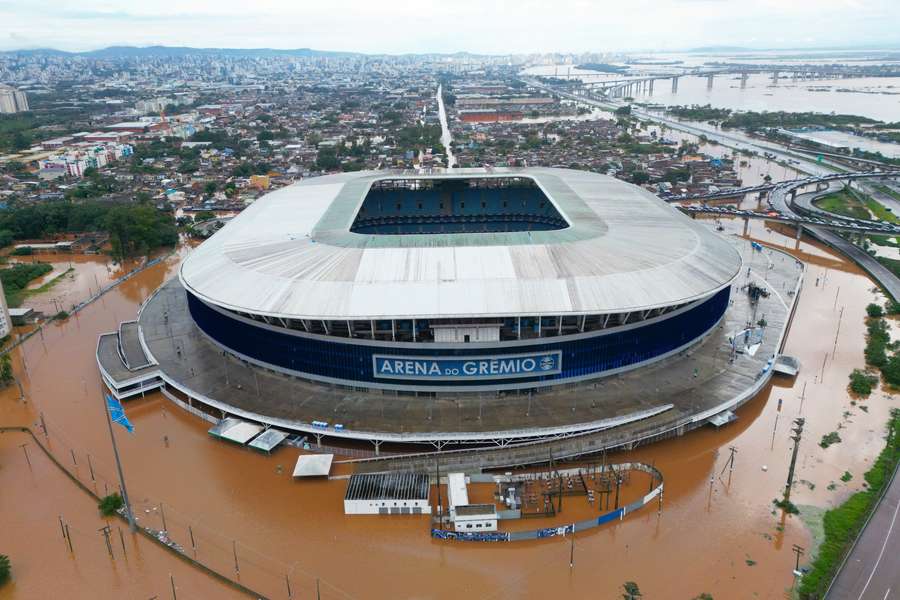 Arena do Grêmio tomada pela enchente em Porto Alegre