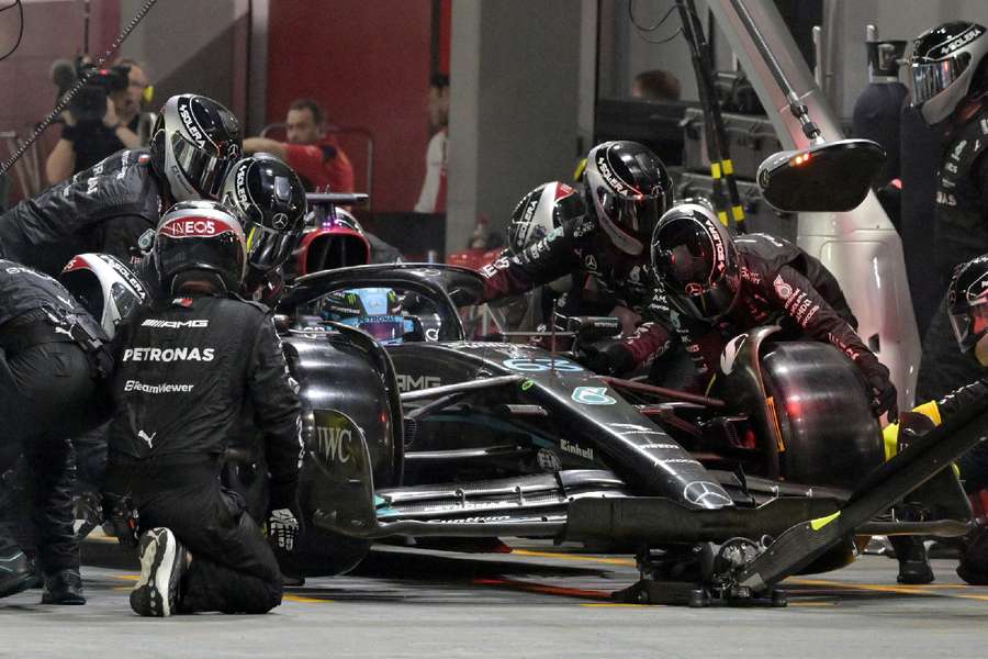 A corrida de George Russell terminou em desastre