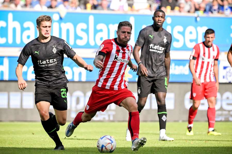 FC Utrecht huurt de Deense middenvelder Oscar Fraulo dit seizoen van Borussia Mönchengladbach