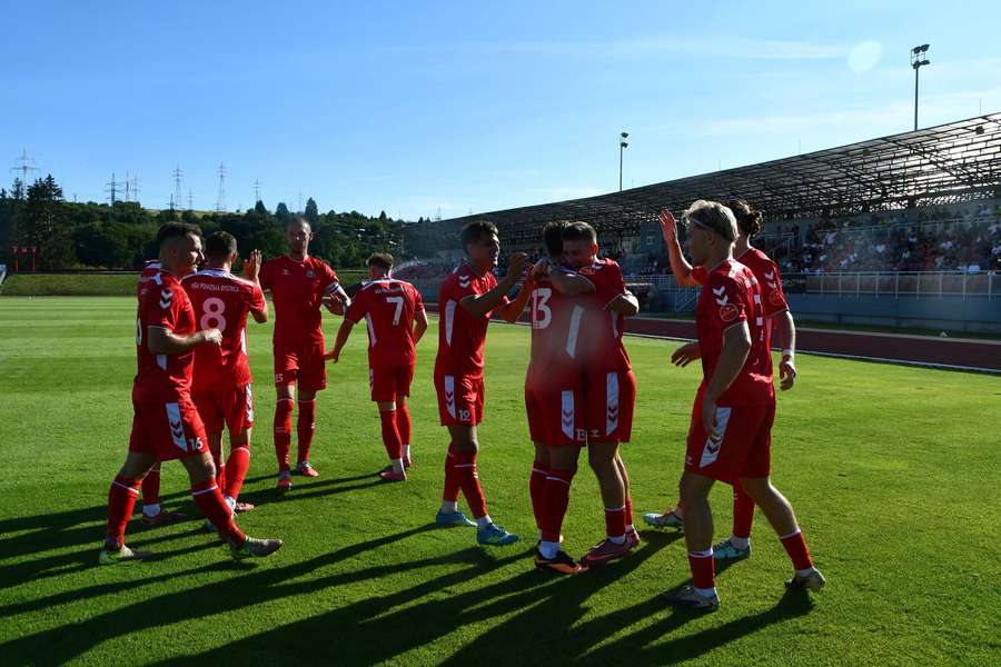 Považská prvé kolo sezóny zvládla. Považská prvé kolo sezóny zvládla.