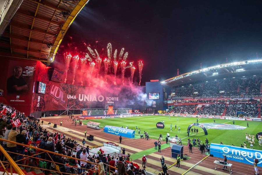 Estádio Dr. Magalhães Pessoa pode receber jogos do Torreense Estádio Dr. Magalhães Pessoa pode receber jogos do Torreense