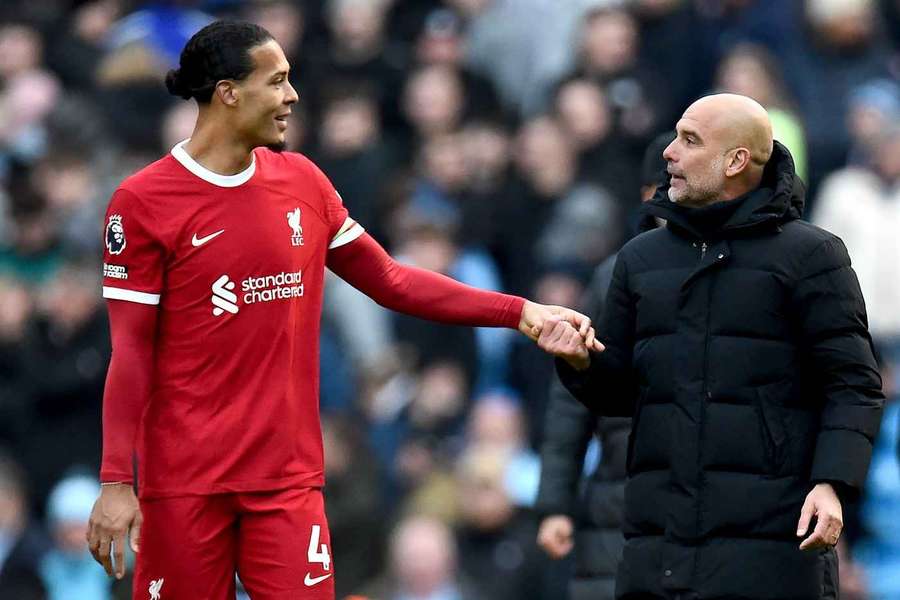Aufwind gegen Krise: Liverpools van Dijk (l.) und Guardiola treffen am Sonntag aufeinander