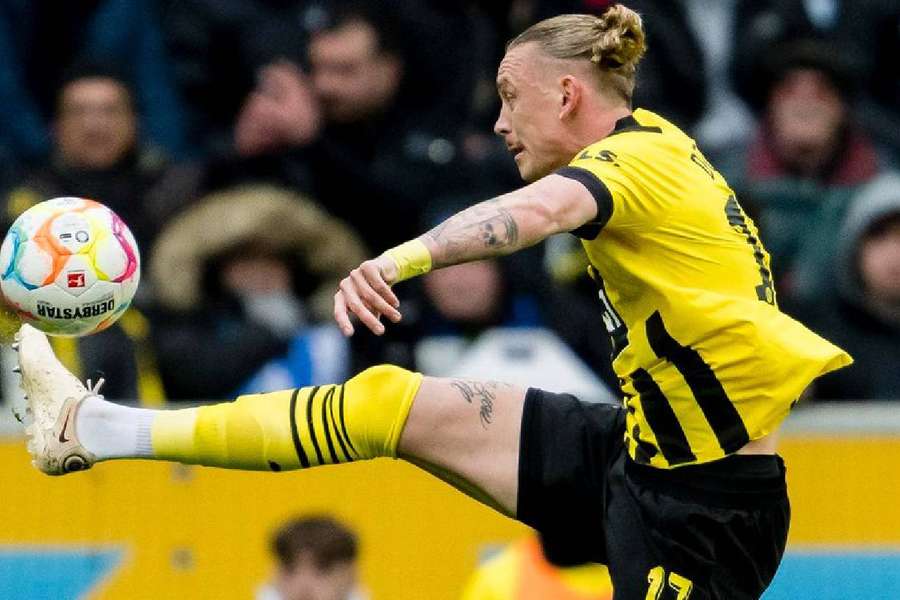 Dortmund, de Marius Wolf, busca a 10ª vitória seguida em todas as competições