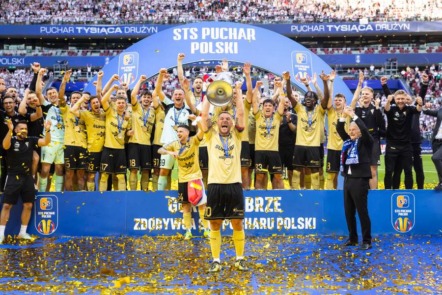 Radość piłkarzy i sztabu Górnika Zabrze