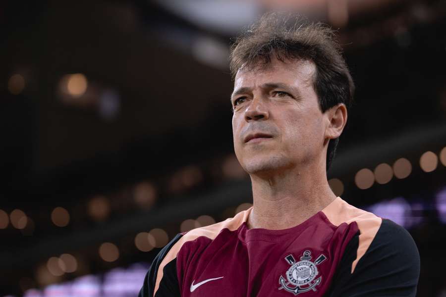 Diniz aposta no coletivo para blindar gol alvinegro