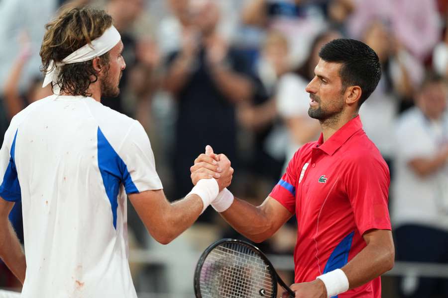 Stefanos Tsitsipas și Novak Djokovic fac pereche la dublu