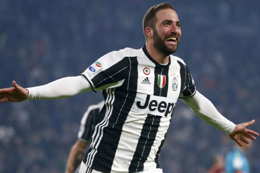 Gonzalo Higuain, ici sous le maillot de la Juve, va bientôt ranger les crampons. 