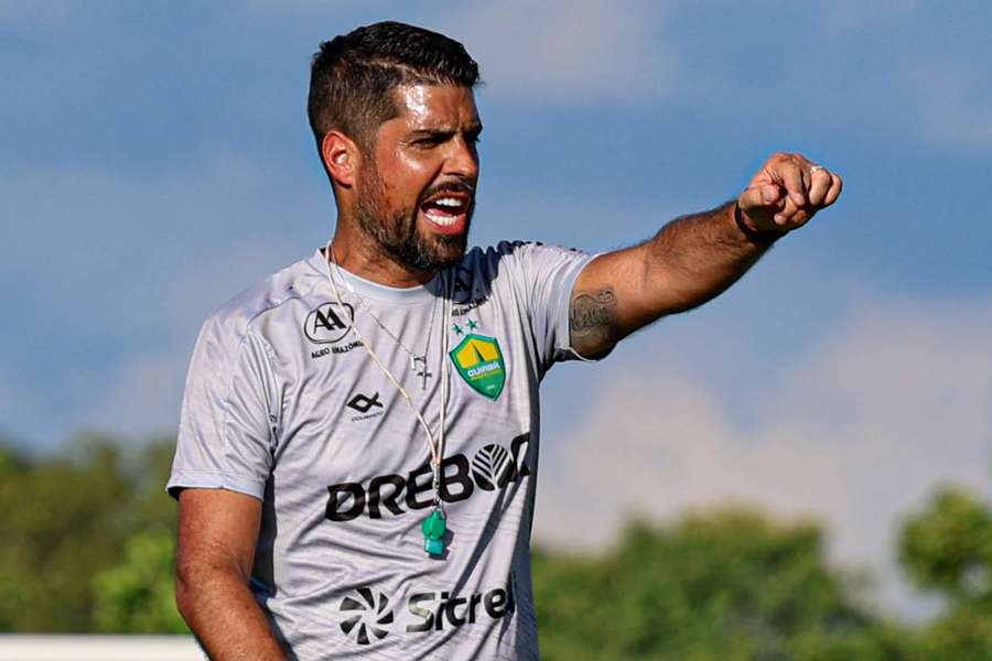 Cuiabá diz que Corinthians acertou com António Oliveira, mas ainda não pagou a multa
