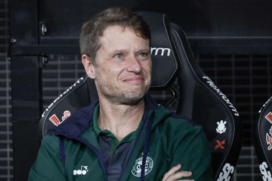 Fernando Seabra tem dúvidas para escalar o Coritiba contra o Fluminense Fernando Seabra tem dúvidas para escalar o Coritiba contra o Fluminense