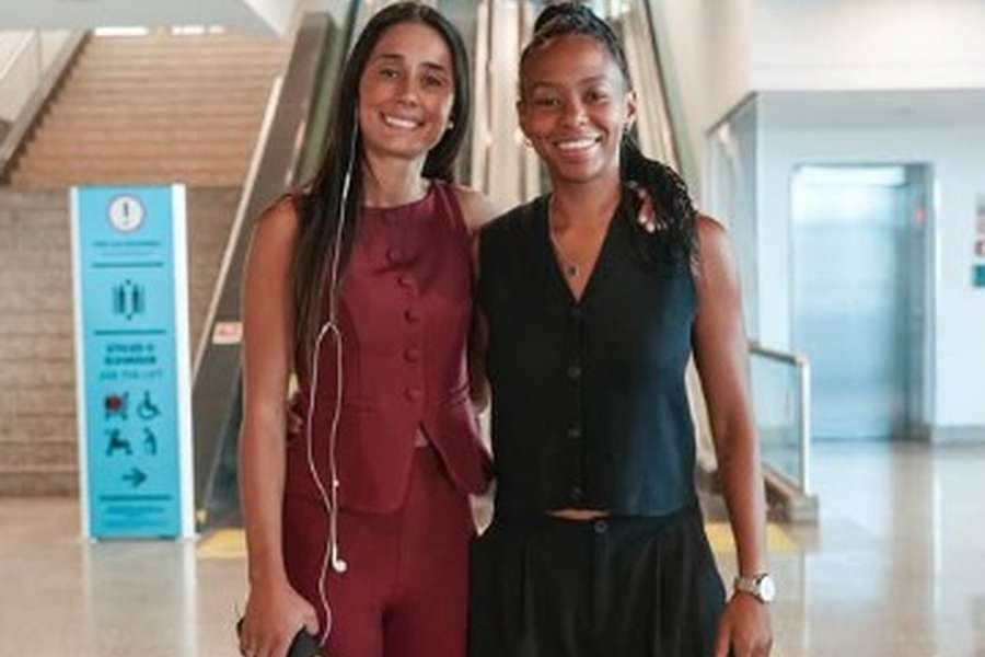 Daniela Lopes e Tânia Mateus na partida para a China Daniela Lopes e Tânia Mateus na partida para a China