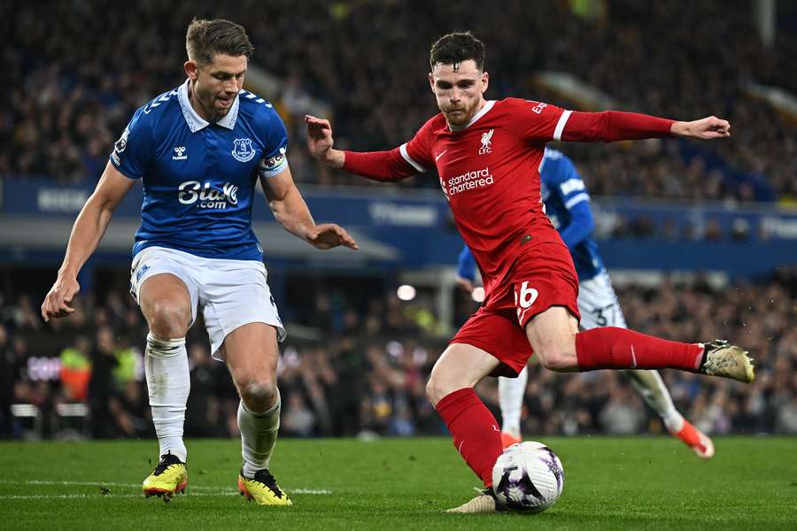 Everton e Liverpool se enfrentam em jogo adiado da Premier League