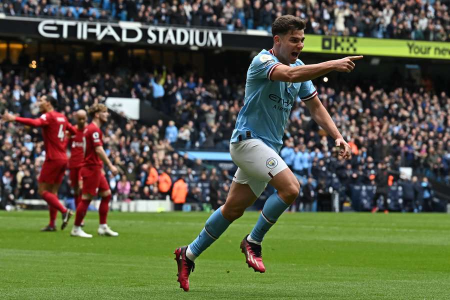 Álvarez fez o primeiro do City no clássico