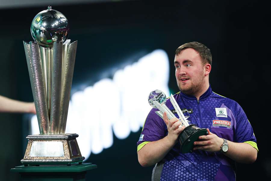 Luke Littler musste sich 2024 noch mit Platz zwei zufrieden geben. Luke Littler musste sich 2024 noch mit Platz zwei zufrieden geben.