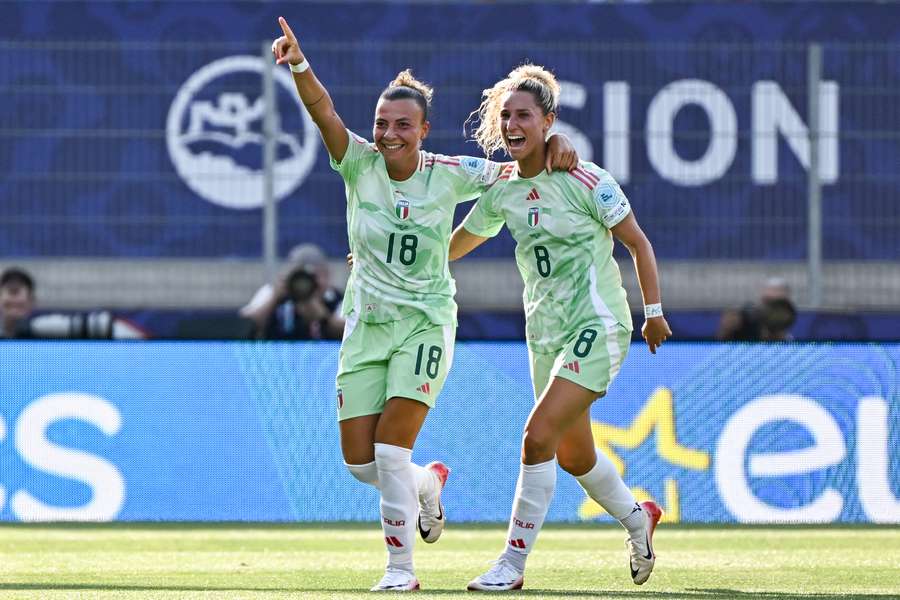 Caruso celebra su gol, con el que Italia ha derrotado a Bélgica