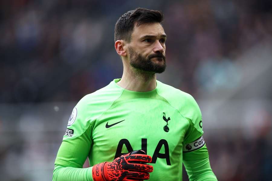 Hugo Lloris spillede kun 45 minutter i søndagens kamp mod Newcastle, hvorefter han blev flået ud i pausen.