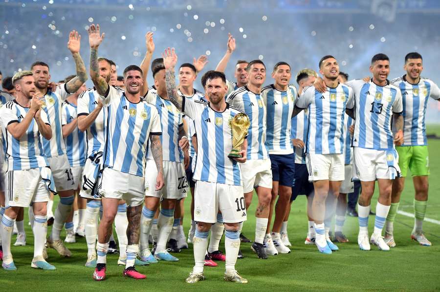 Argentina poskočila na 1. místo žebříčku.