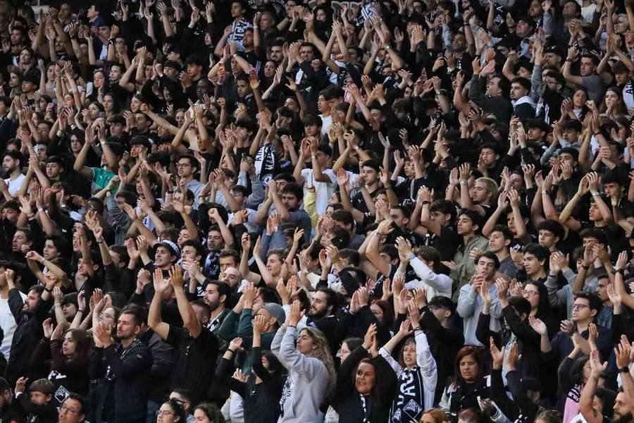 Adpetos da Académica no apoio à equipa