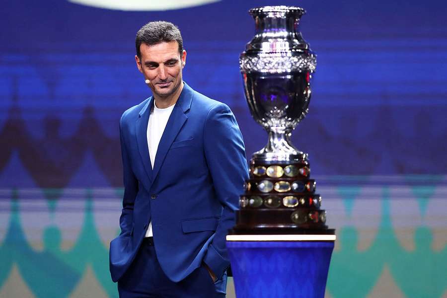 A cobiçada taça da competição