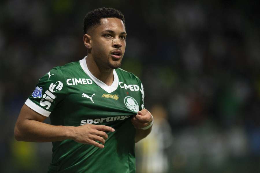 Vitor Roque chegou a 15 gols no Brasileirão e a 19 na temporada Vitor Roque chegou a 15 gols no Brasileirão e a 19 na temporada