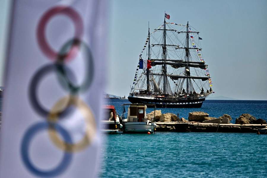 Ogień olimpijski na pokładzie trójmasztowca "Belem" dotarł do wybrzeży Francji