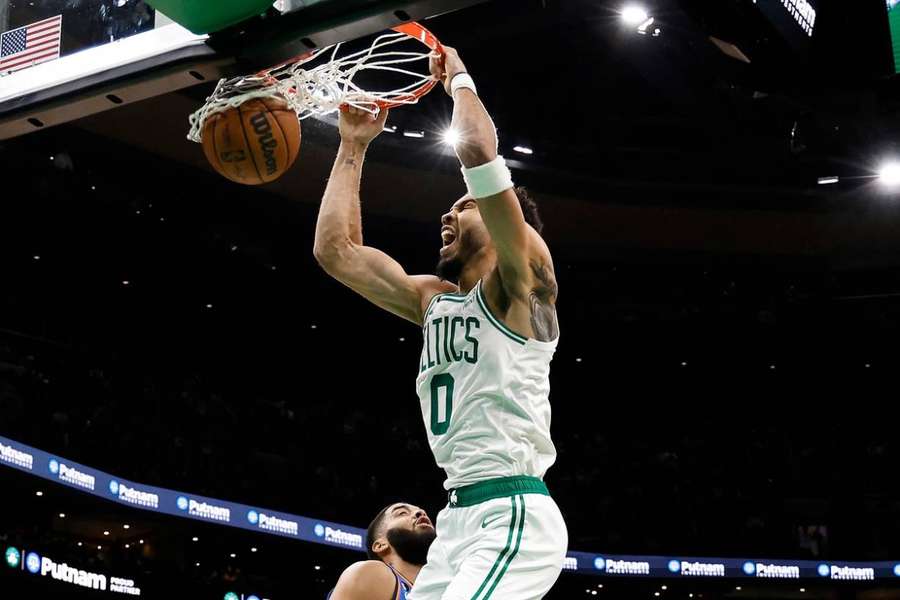 Jayson Tatum foi mais uma vez essencial para os Celtics, que chegaram ao 11º triunfo na temporada