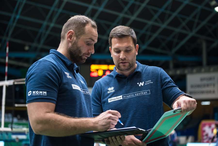 Duet trenerski Mašek-Bartodziejski nadal będzie pracował w #VolleyWrocław