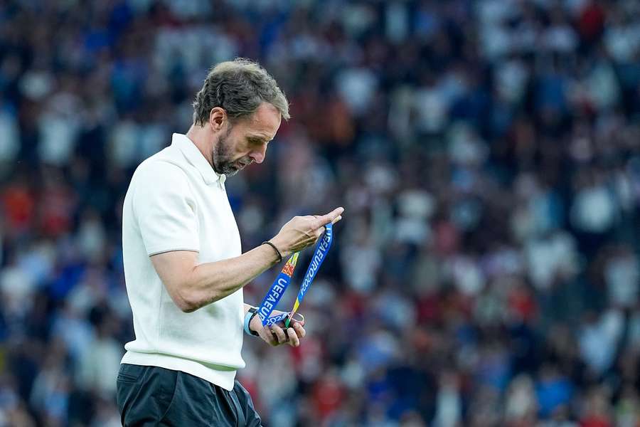 Englands Gareth Southgate nahm die Silbermedaille mit gequältem Ausdruck entgegen.