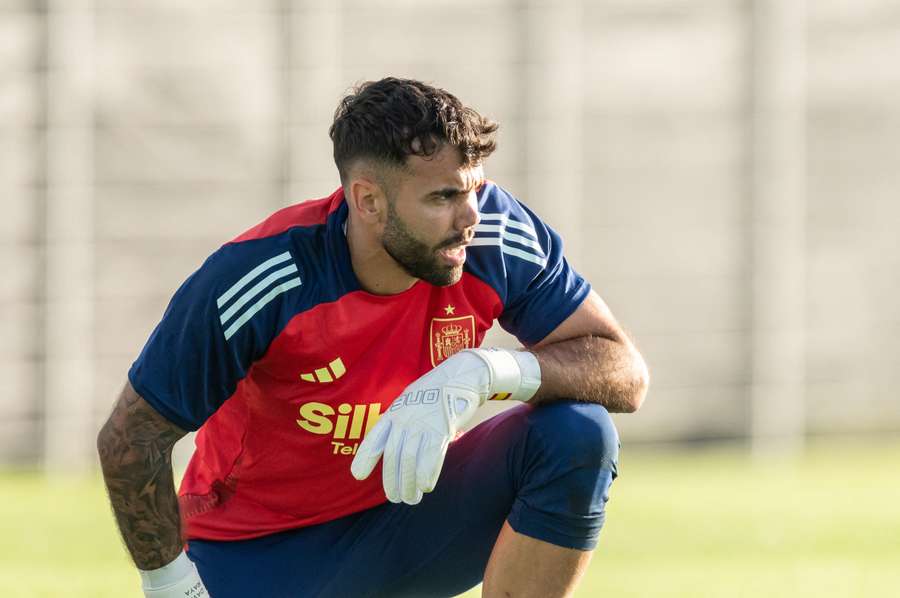 David Raya, en un entrenamiento de la Roja.