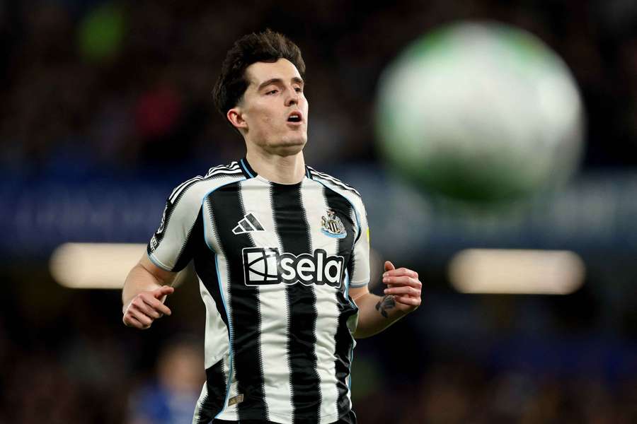Newcastle draw up contract plans for Livramento
