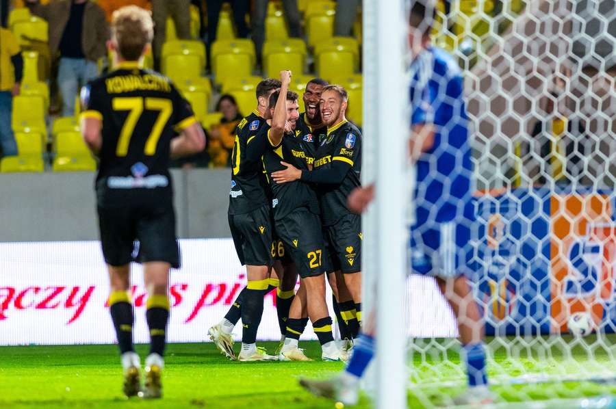Niespodzianki na otwarcie Pucharu Polski, hat-trick Bartosza Nowaka eliminuje Wisłę Płock