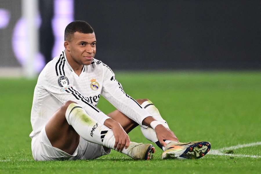 Mbappé foi substituído por Rodrygo ainda no primeiro tempo